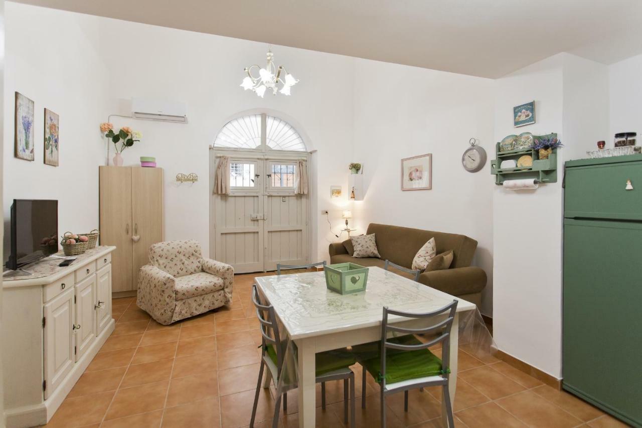Apartamento Little House Inside Capo'S Market Palermo Exterior foto